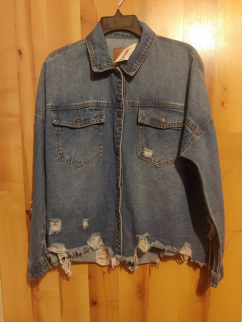 BBJ Los Angeles Women's M Distressed Blue Denim Jacket Snap Close Oversized